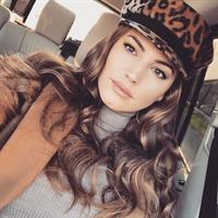 Kelly Brook taking a selfie