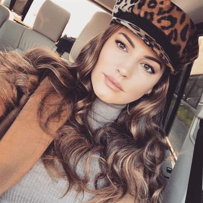 Kelly Brook taking a selfie