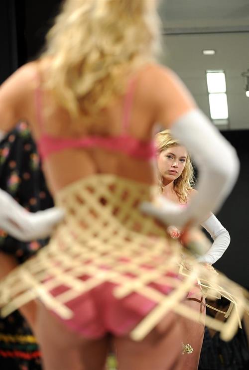 Doutzen Kroes in lingerie