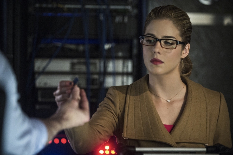 Emily Bett Rickards Pictures