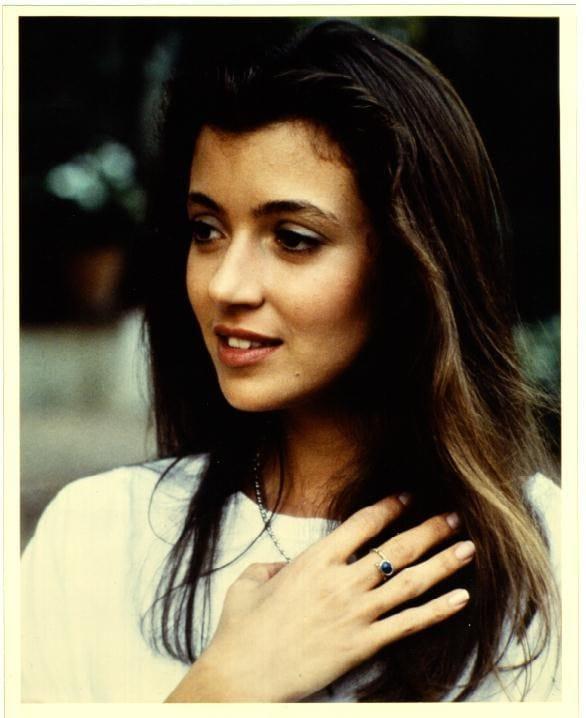 Mia Sara