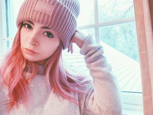 Chrissy Costanza taking a selfie