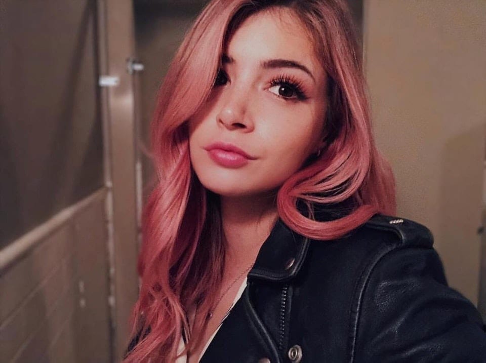 Chrissy Costanza taking a selfie