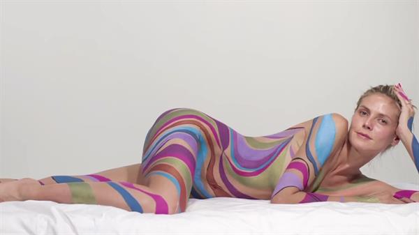 Heidi Klum in body paint