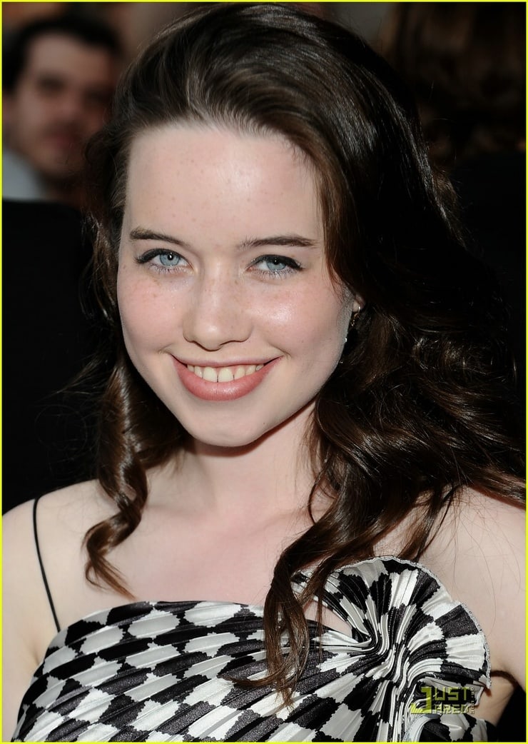 anna-popplewell