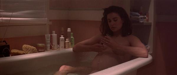 Demi Moore pregnant nude in The Seventh Sign (1988)