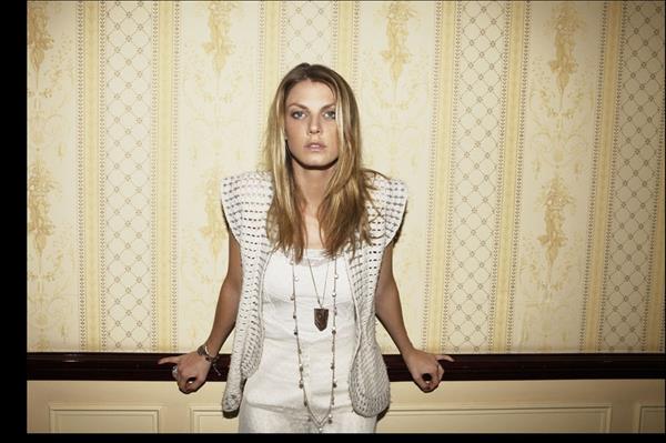 Angela Lindvall