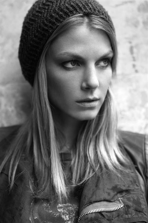 Angela Lindvall