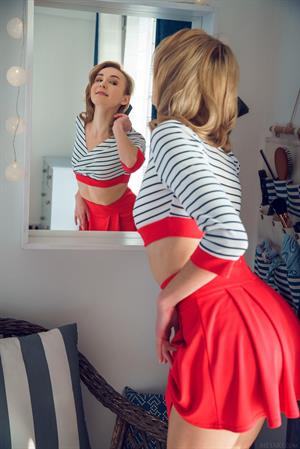 Lea Rose in 'Take a Look'