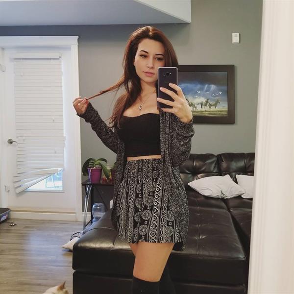 Alinity Divine taking a selfie