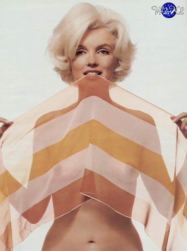 Marilyn Monroe - breasts