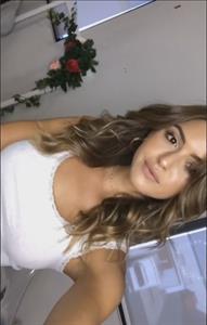 Jehane Paris taking a selfie