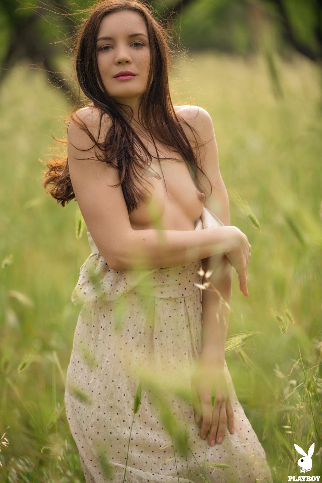 Janeth Tense Nude Outside