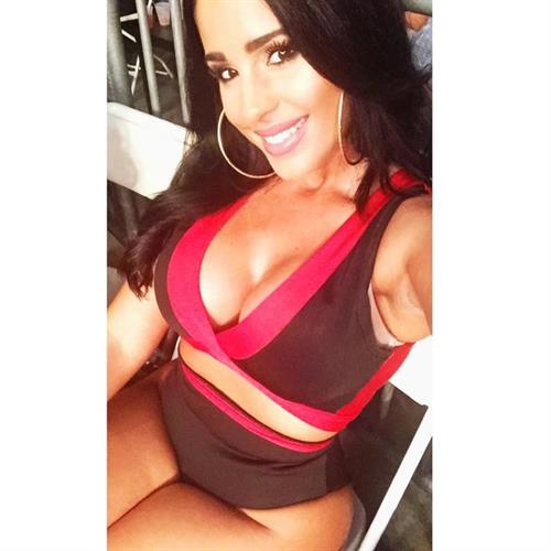 Stephanie Acevedo taking a selfie