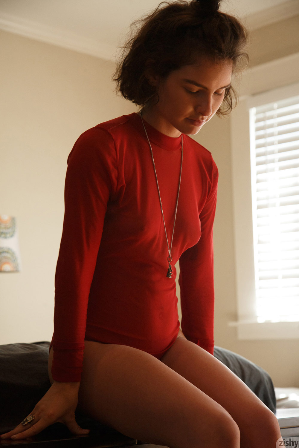 Round ass Gigi in Red