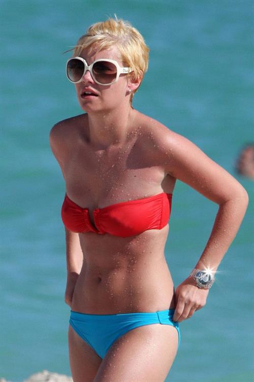 Elisha Cuthbert in a bikini