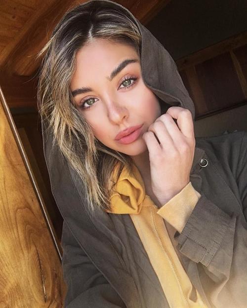 Nadia Mejia taking a selfie