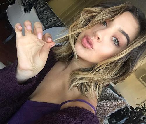 Nadia Mejia taking a selfie