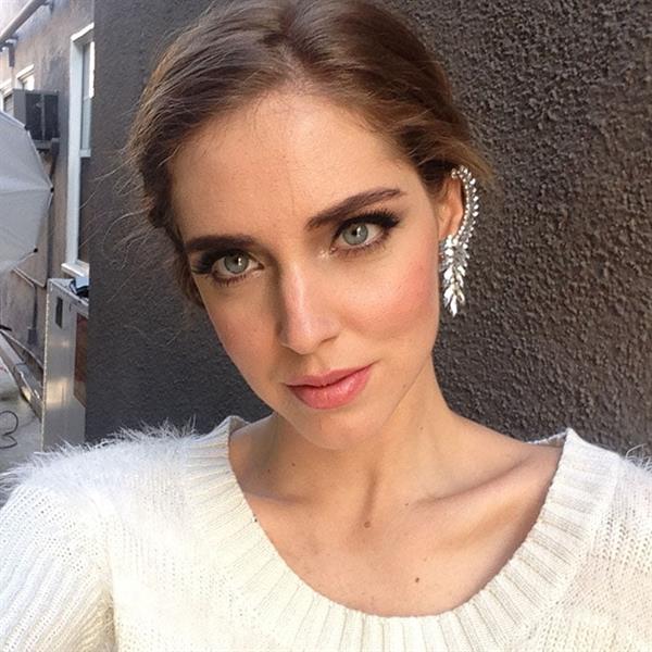 Chiara Ferragni taking a selfie