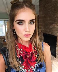 Chiara Ferragni taking a selfie