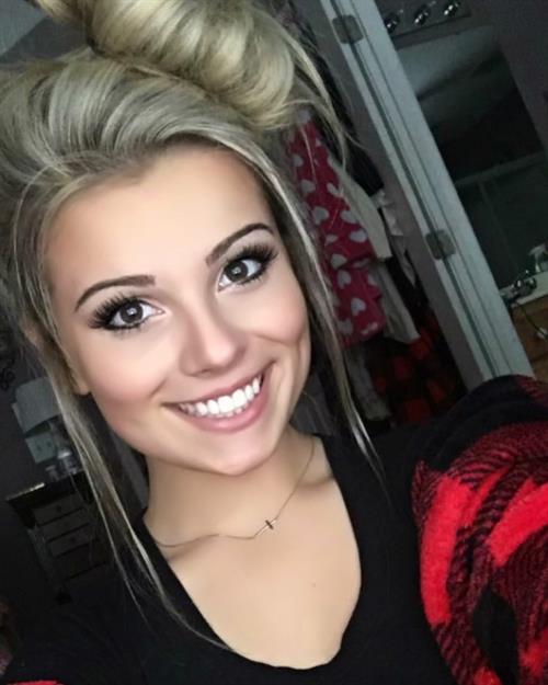 Kila Johnson taking a selfie