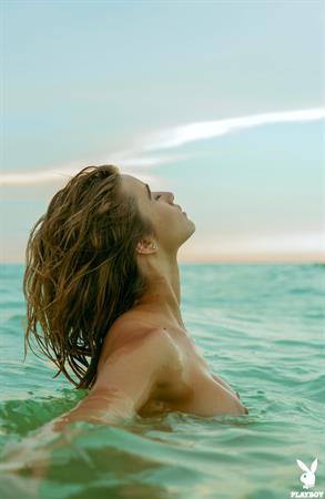 Gabriela Giovanardi Nude Pictures Gabriela White Sand