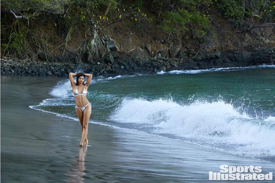 Danielle Herrington Bikini Pictures Danielle Herrington - Sports Illustrated Swimsuit Issue 2019 in Costa Rica