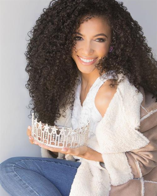 Cheslie Kryst Pictures Cheslie Kryst