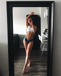 Vendela Lindblom taking a selfie