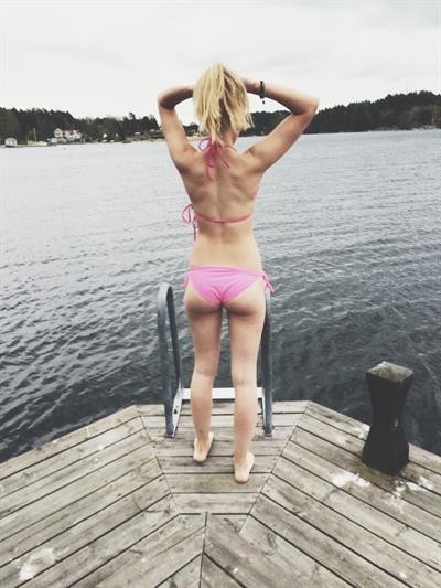 Anonymous in a bikini - ass