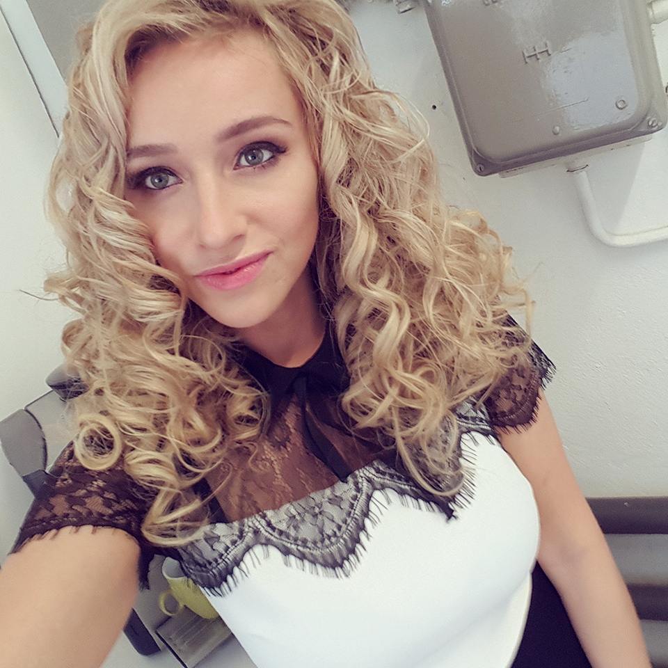 Zimra Geurts taking a selfie