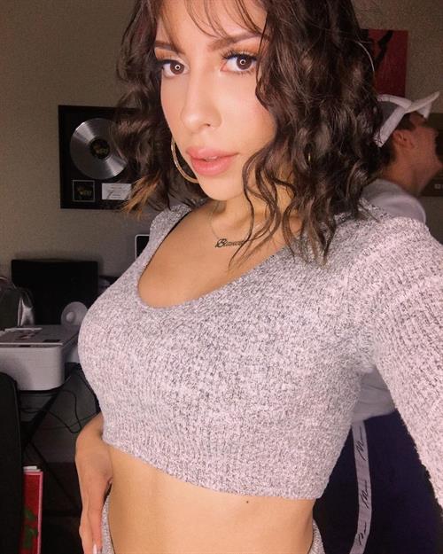 Bianca Sotelo taking a selfie