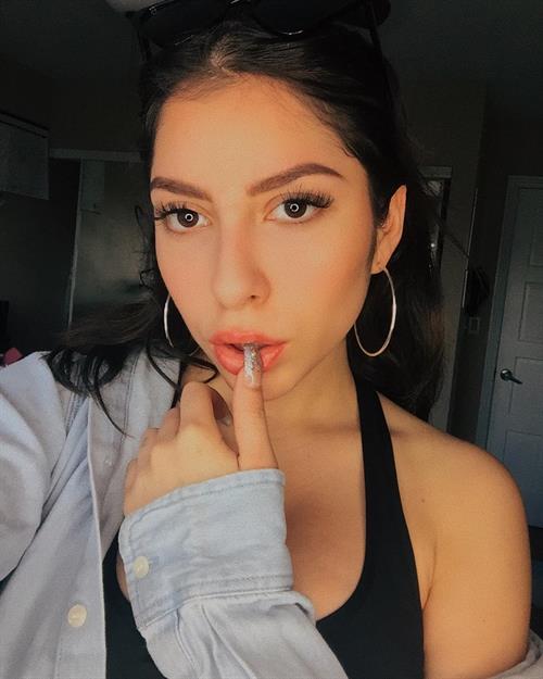 Bianca Sotelo taking a selfie