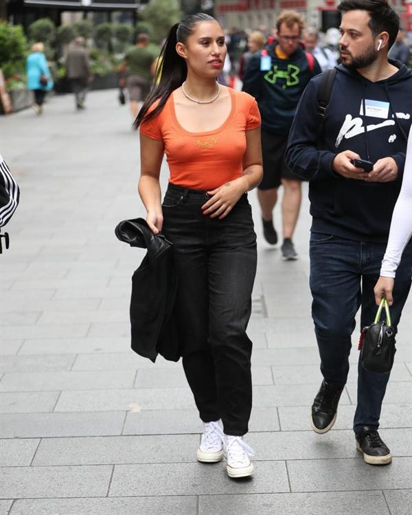 Raye braless tits pokies seen by paparazzi.










