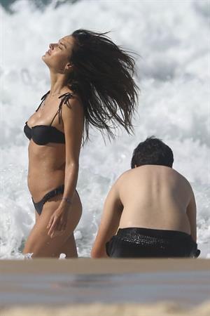 Alessandra Ambrosio sexy ass bikini body seen by paparazzi at the beach.

