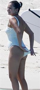 Selena Gomez sexy ass in a swimsuit seen on the beach by paparazzi.


