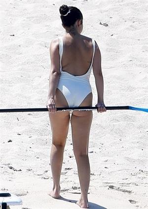 Selena Gomez sexy ass in a swimsuit seen on the beach by paparazzi.



