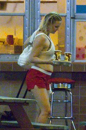 Kate Hudson looking sexy in a bikini top seen by paparazzi.


















