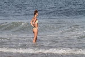 Nina Agdal sexy ass in a thong bikini at the beach with her boyfriend seen by paparazzi.











