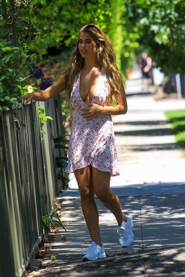 Kara Del Toro braless boobs in a dress seen by paparazzi showing nice cleavage.




















