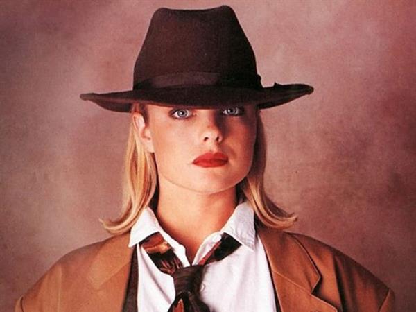 Erika Eleniak