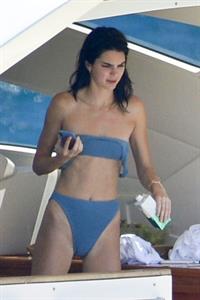 Kendall Jenner in a sexy bikini swimsuit on a yacht with Kourtney Kardashian seen by paparazzi.








































