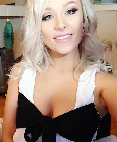 SonyaTheEvil taking a selfie