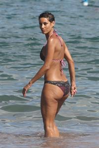Nicole Murphy in a bikini - ass