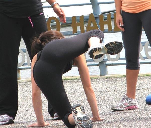 Kristin Kreuk - ass