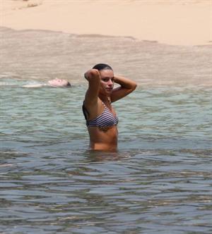 Lea Michele sexy ass in a bikini seen at the beach by paparazzi.











