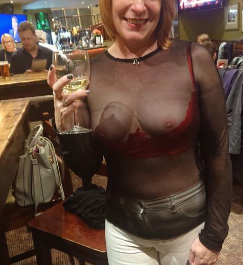 Sexy London Milf always got my boobs and nipples on show all over London 