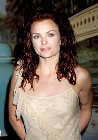 Dina Meyer