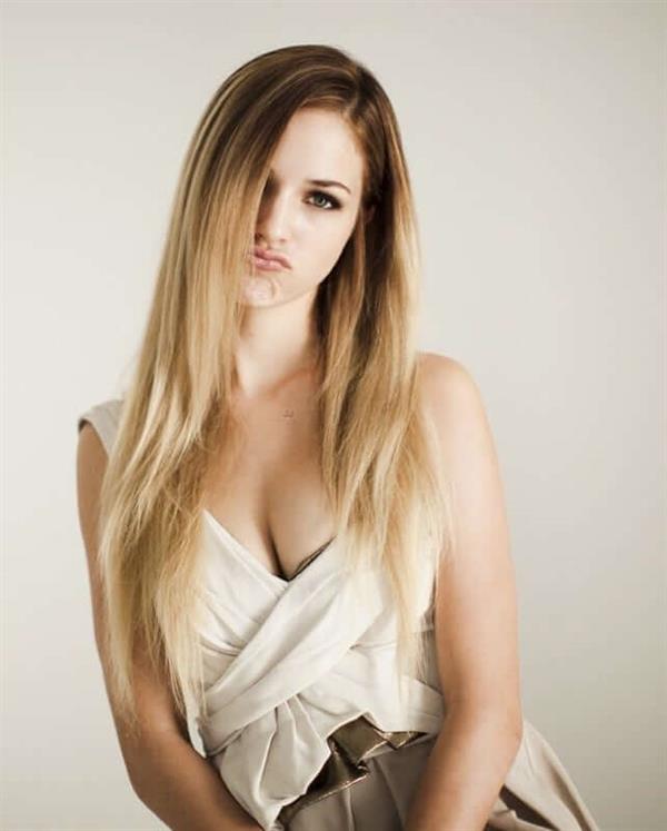 Alexis Knapp