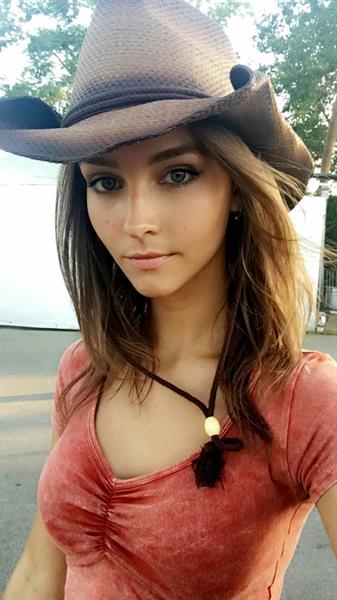 Rachel Cook taking a selfie
